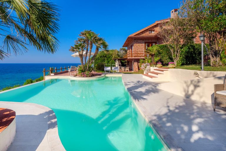 Fotografo Ville Case Hotel Ristoranti Imbarcazioni Yacht Olbia Sardegna